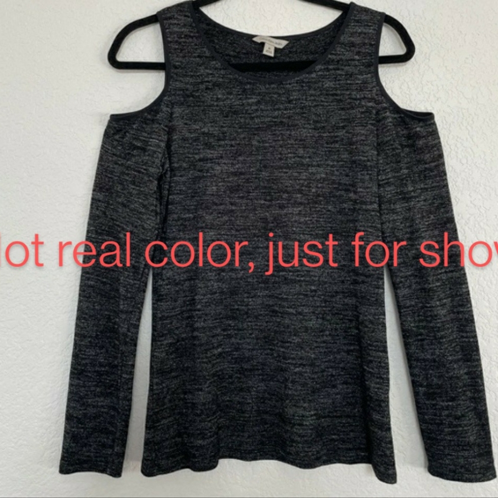 Long sleeve cotton cold shoulder shirt